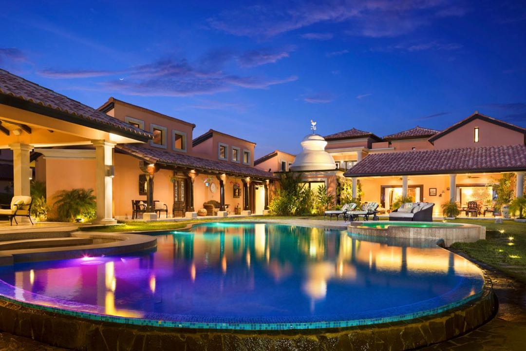 SE VENDE MANSION EN BUENAVENTURA
