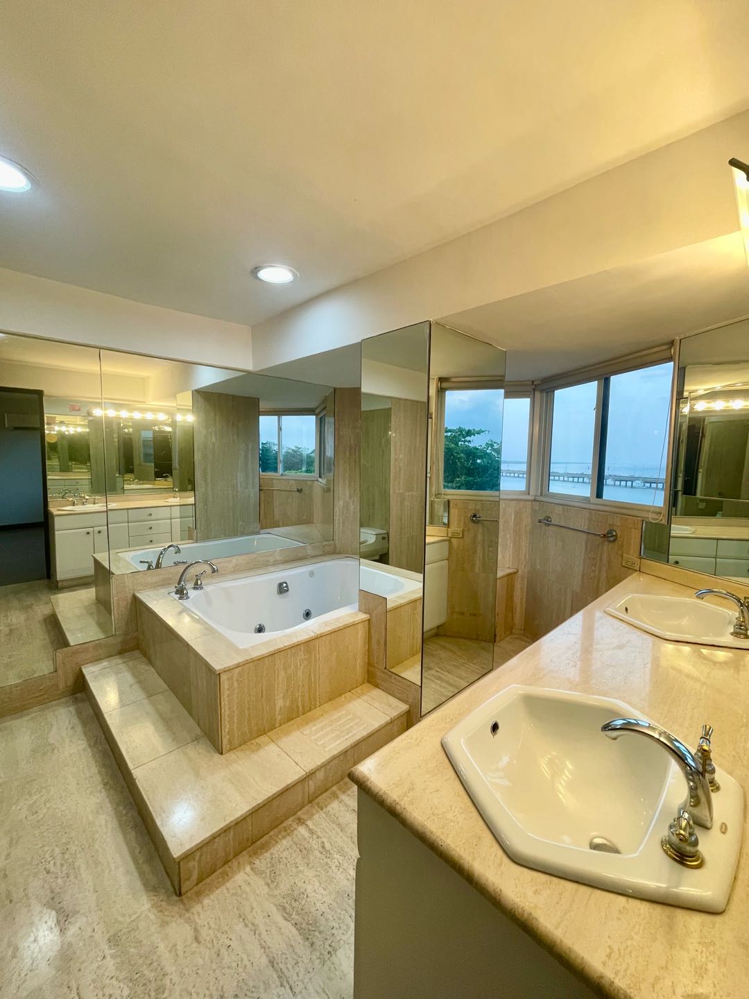 SE ALQUILA EN MARINA DEL REY, COCO DEL MAR