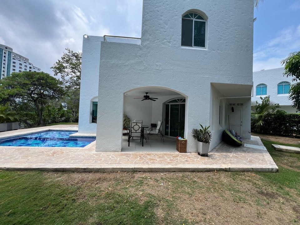 Se vende casa en Pozos Colorados, Santa Marta