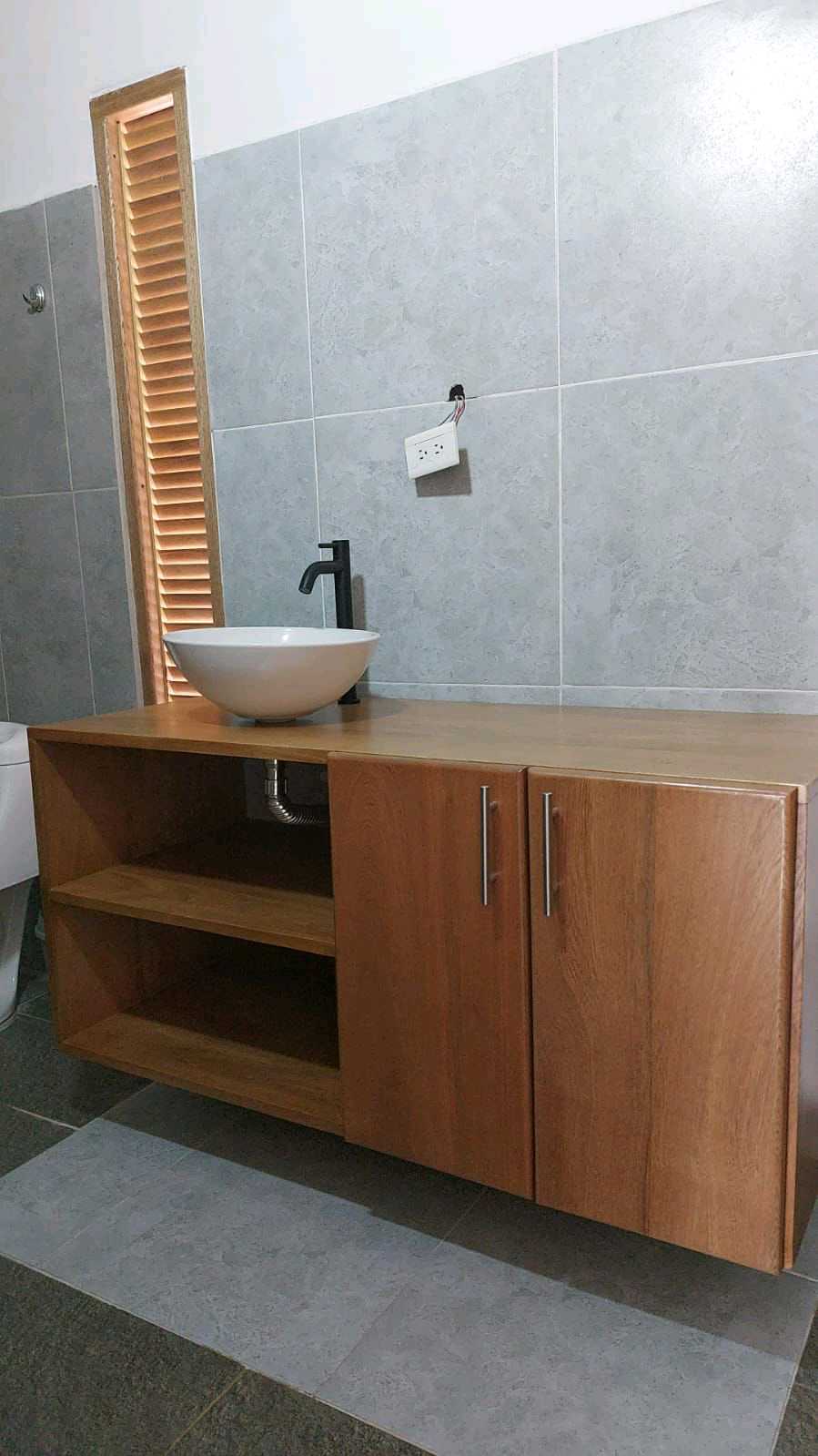SE VENDE O PERMUTA CABAÑA A 100 MTS DE  LA PLAYA EN NECOCLI