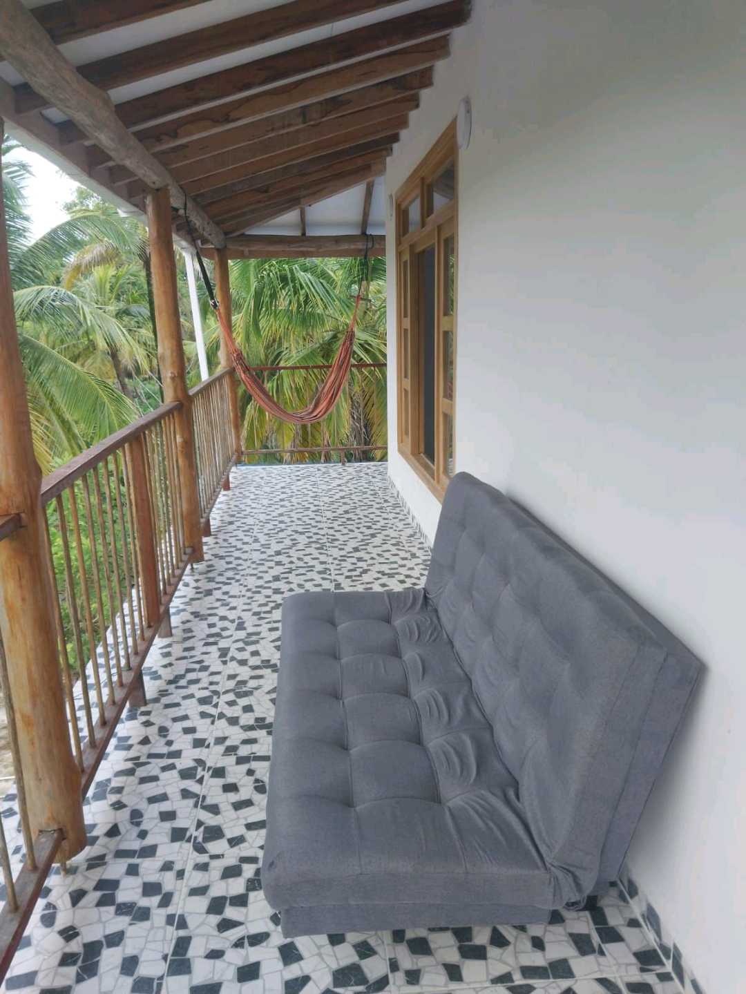 SE VENDE O PERMUTA CABAÑA A 100 MTS DE  LA PLAYA EN NECOCLI