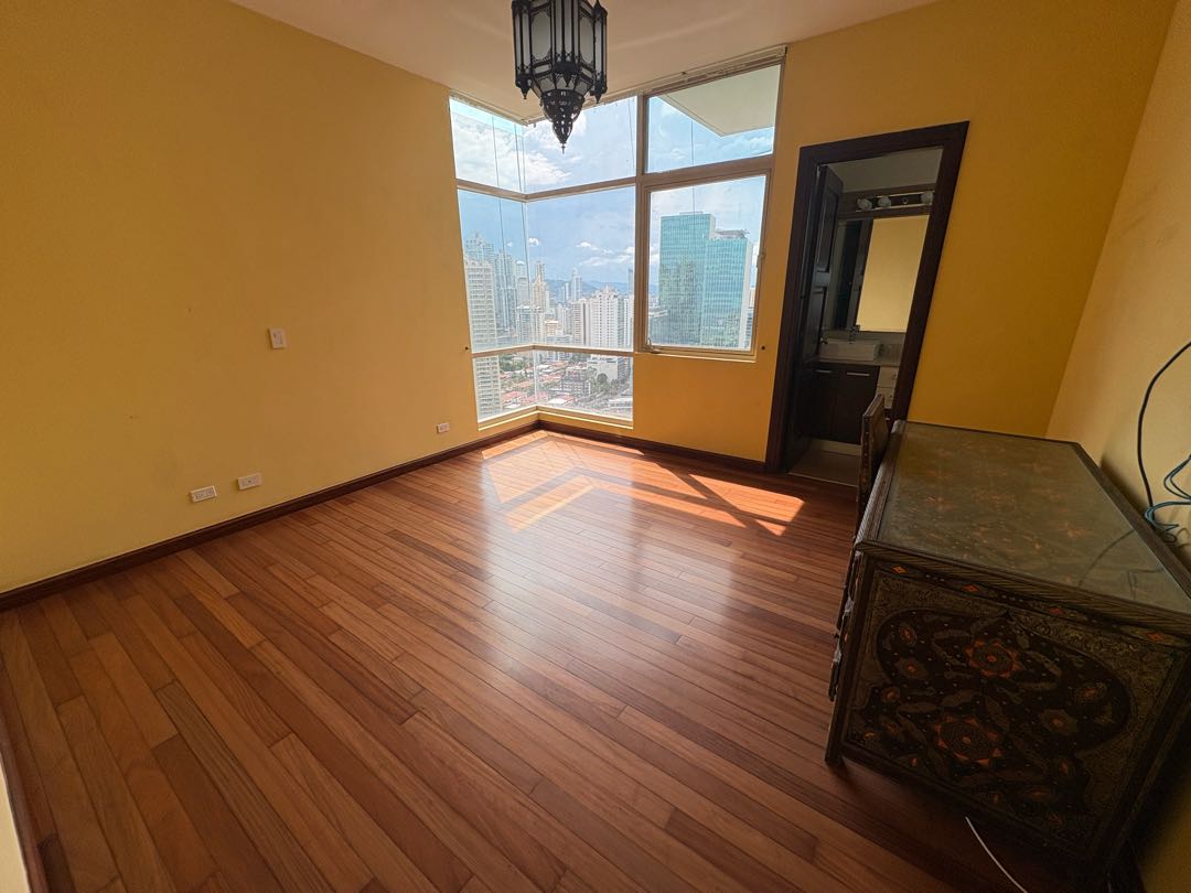 Se Vende Pacific Point Torre 300