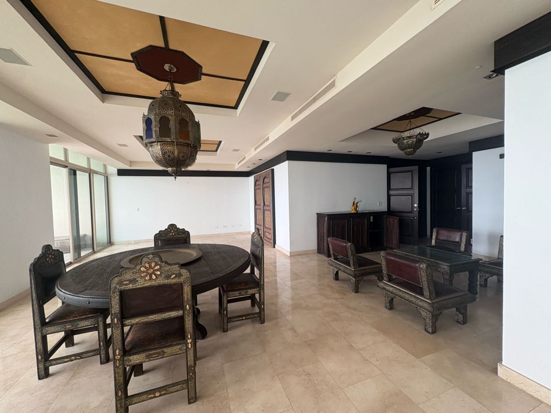 Se Vende Pacific Point Torre 300