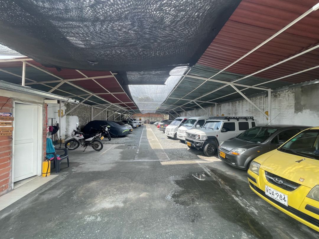 SE VENDE PARQUEADERO LOTE EN PALMIRA