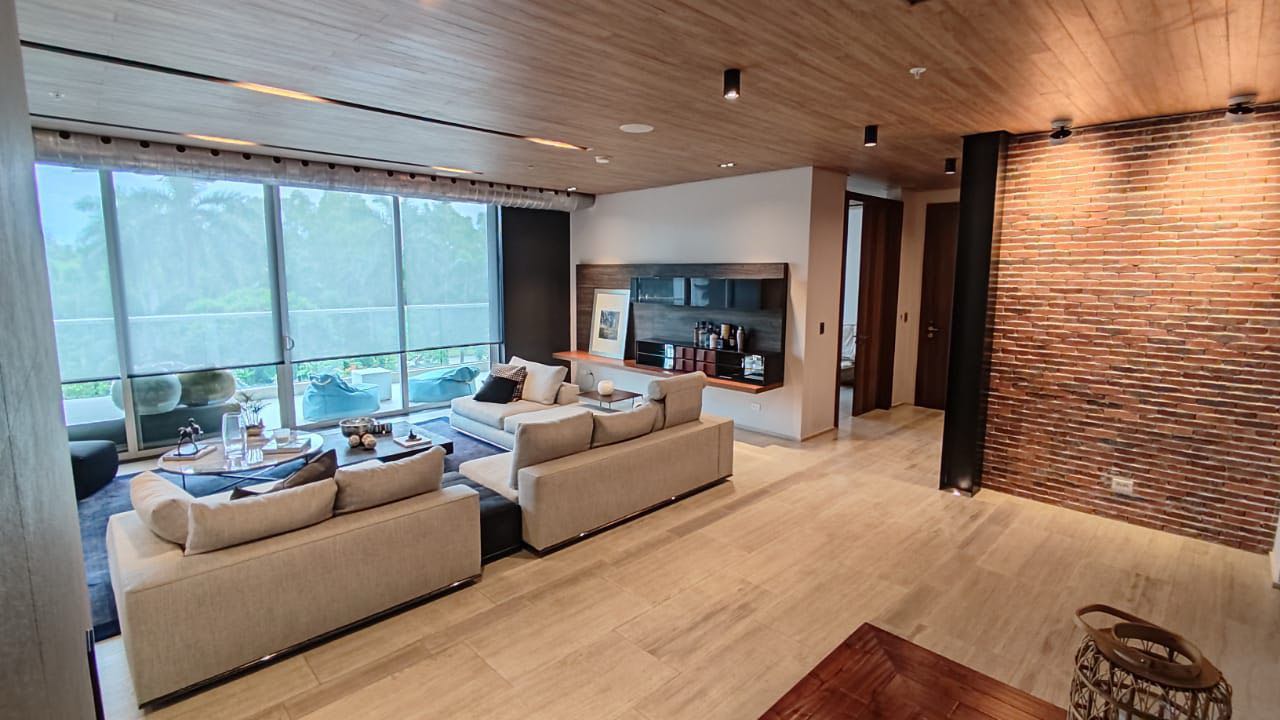 Se Vende Apartamento Duplex 2 niveles en Primera Linea Costa del Este