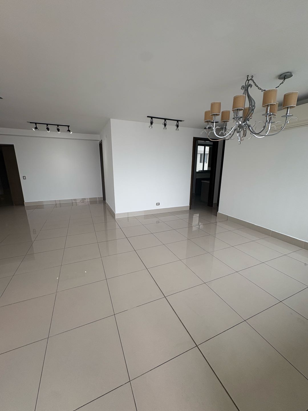 Se Alquila PH Bali Costa del Este