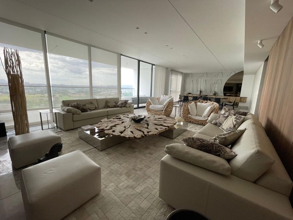 Se Vende PH Empire en Santa Maria