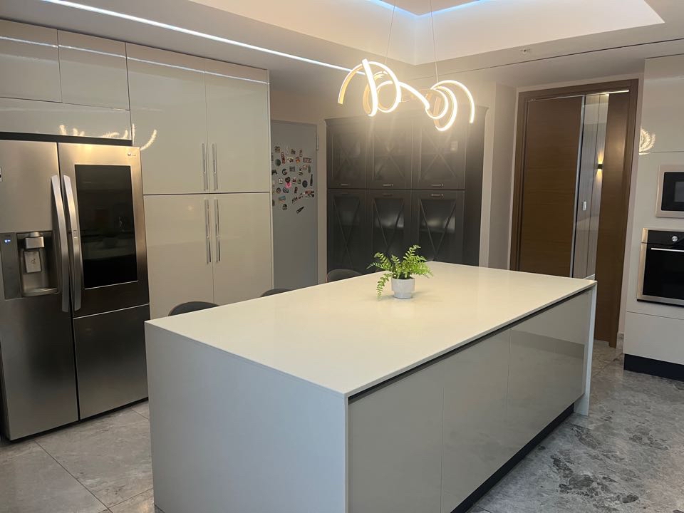 Se Vende PH Empire en Santa Maria