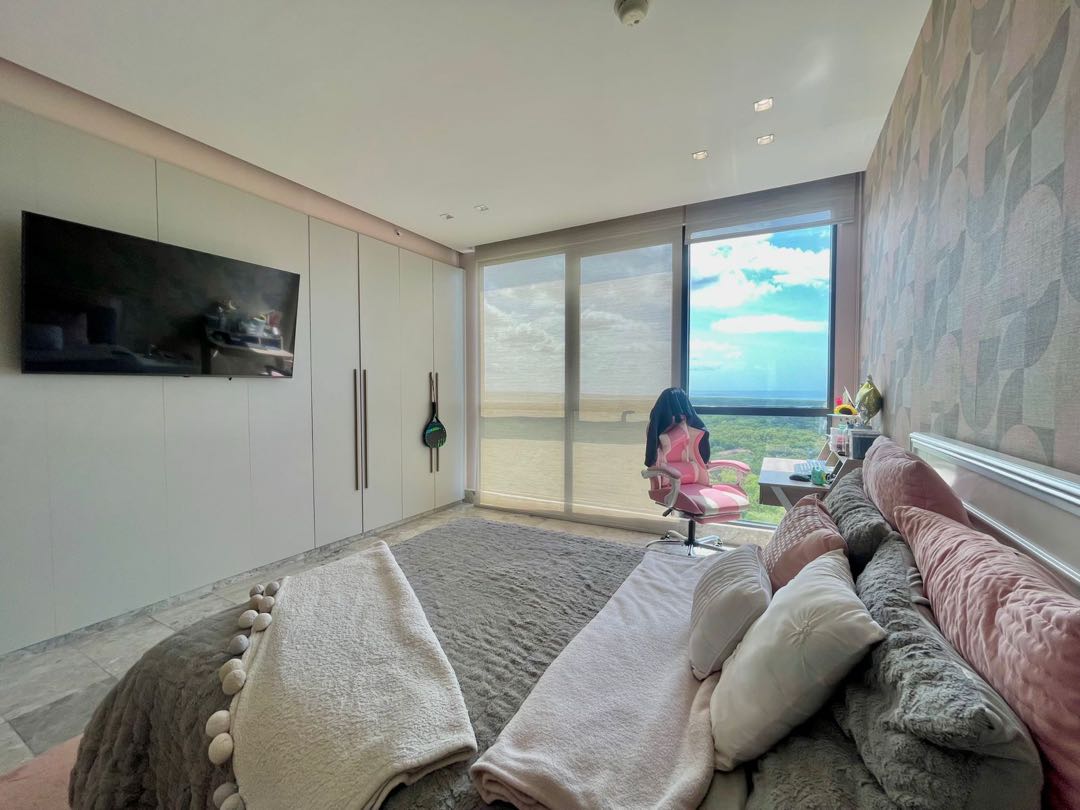 SE VENDE PH EMPIRE, SANTA MARIA