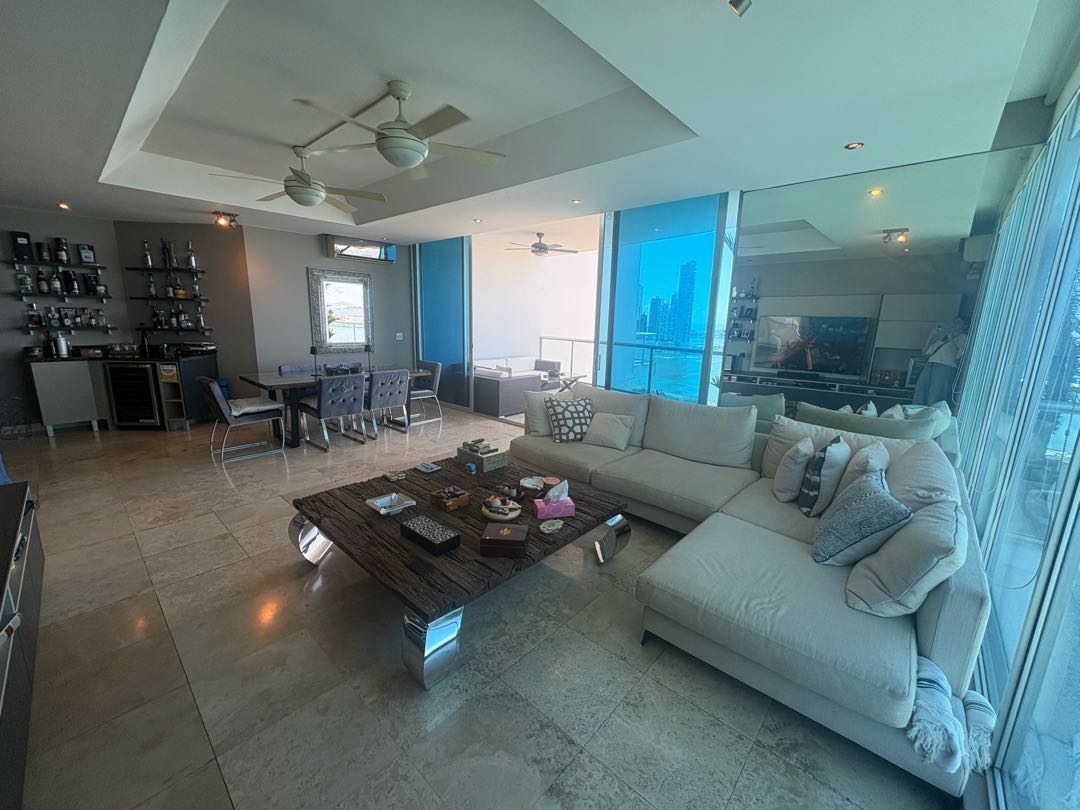 SE VENDE PH SKY, AVE. BALBOA