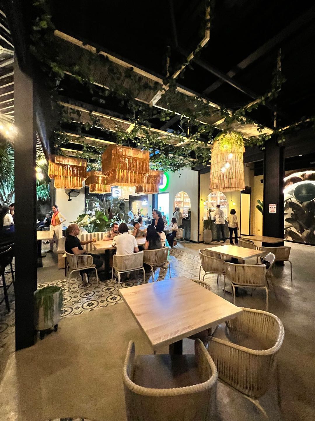 SE VENDE PLAZA COMERCIAL- BLESTRUM JUANAMBÚ- CALI
