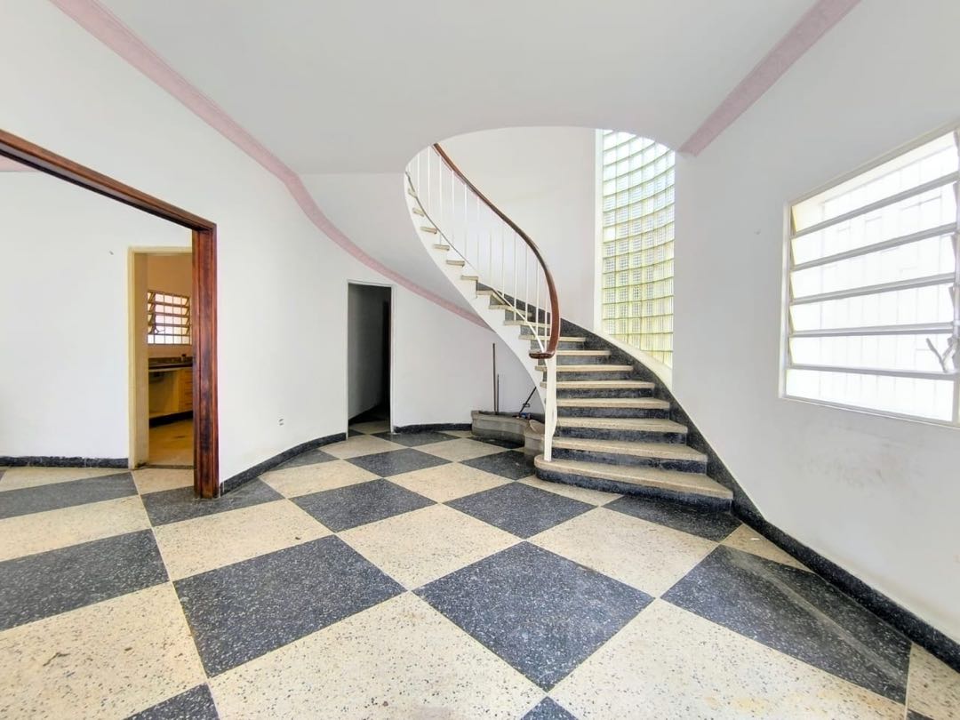Se alquila casa 350m² 3h/ 3b/ 3e Los Palos Grandes 2