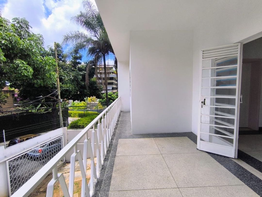 Se alquila casa 350m² 3h/ 3b/ 3e Los Palos Grandes 3