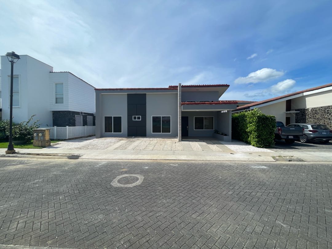ALQUILO  CASA  CONDOMINIO -PARQUE DEL ENCINO M&N | LIBERIA