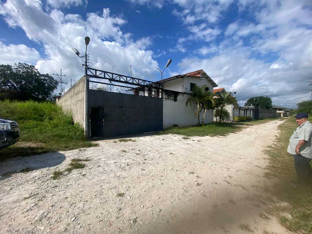 Terreno con casa comercial y Galpón en venta Bejuma TU-9576291 - Foto 2