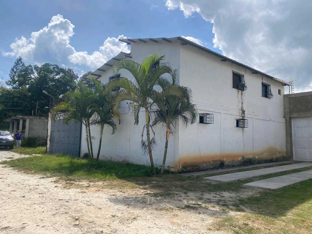Terreno con casa comercial y Galpón en venta Bejuma TU-9576291 - Foto 3