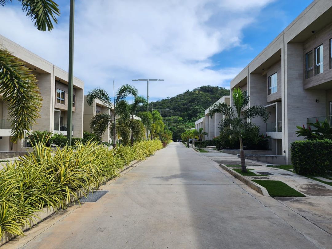 Town House en Alquiler Cumbres de Guataparo  Valencia MRR-9337697 - Foto 3