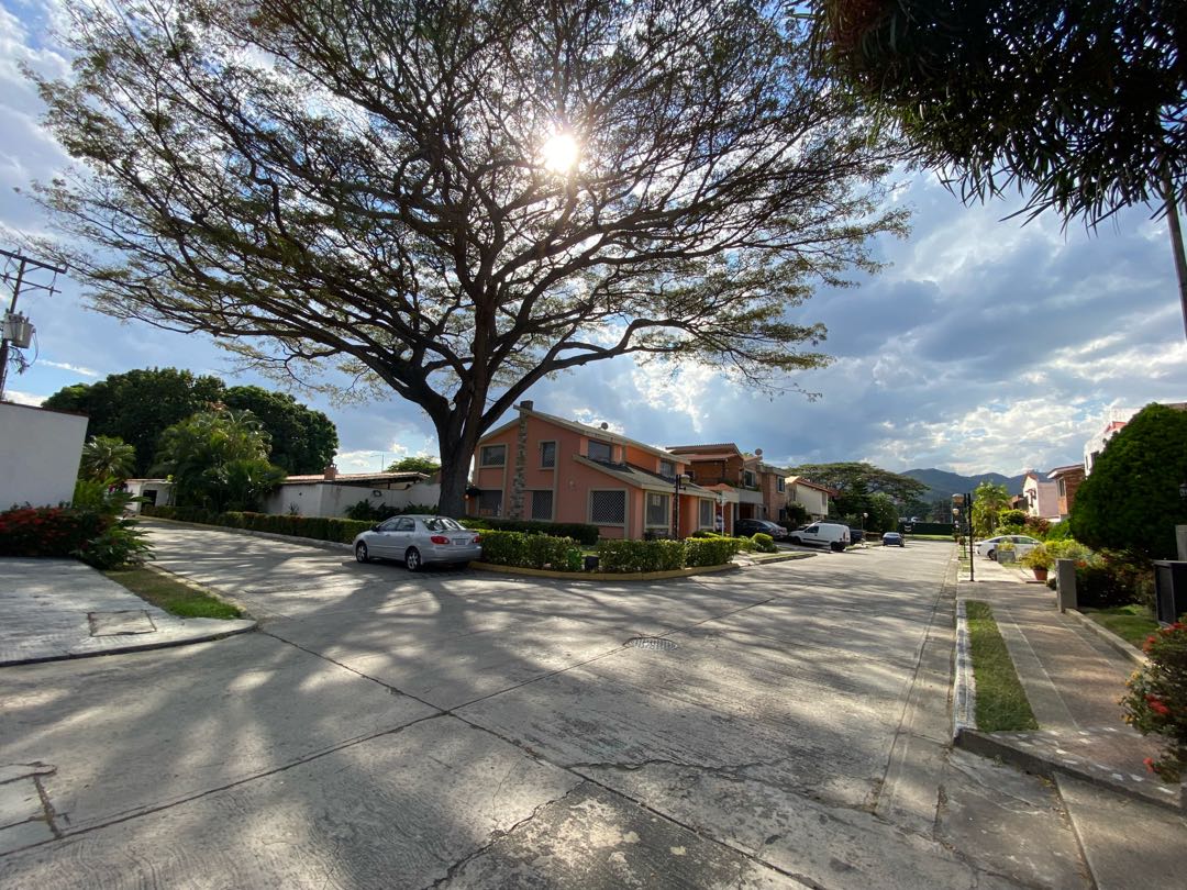 Townhouse en Venta en Conjunto Residencial Valle Escondido  EJ-9704488 - Foto 2