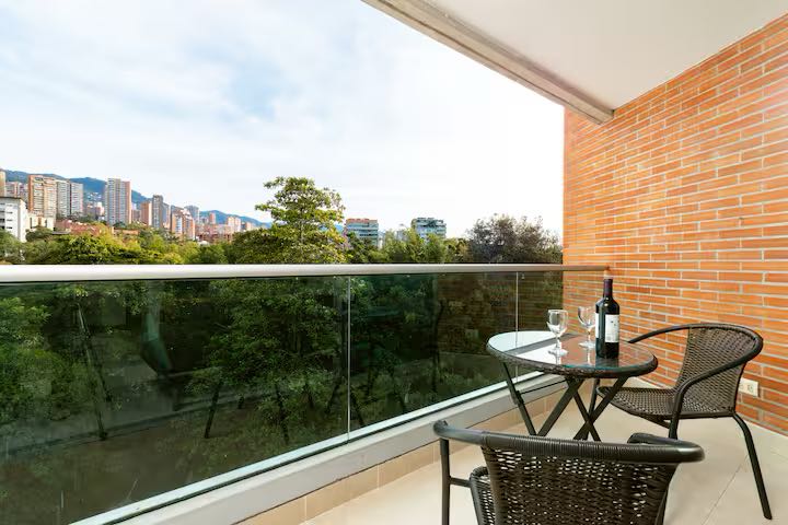 VENDE APARTAESTUDIO EL POBLADO MEDELLIN ✅