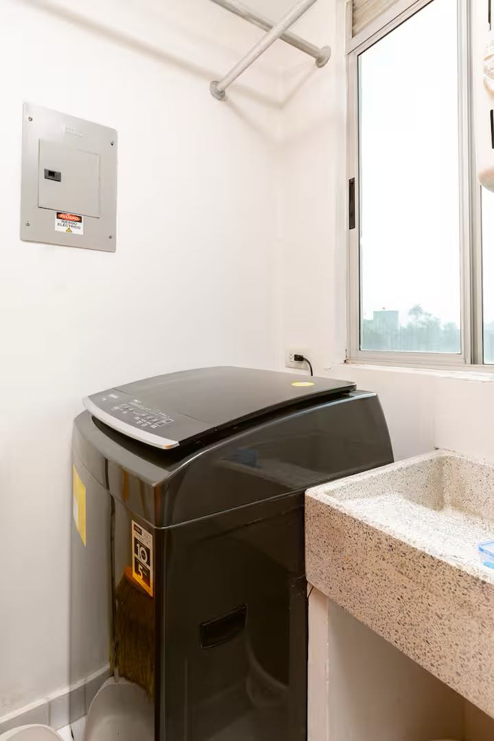 VENDE APARTAESTUDIO EL POBLADO MEDELLIN ✅