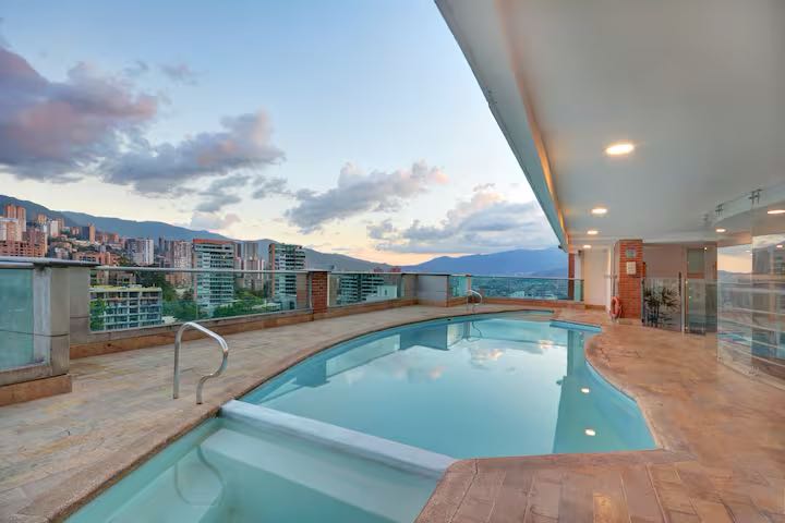 VENDE APARTAESTUDIO EL POBLADO MEDELLIN ✅