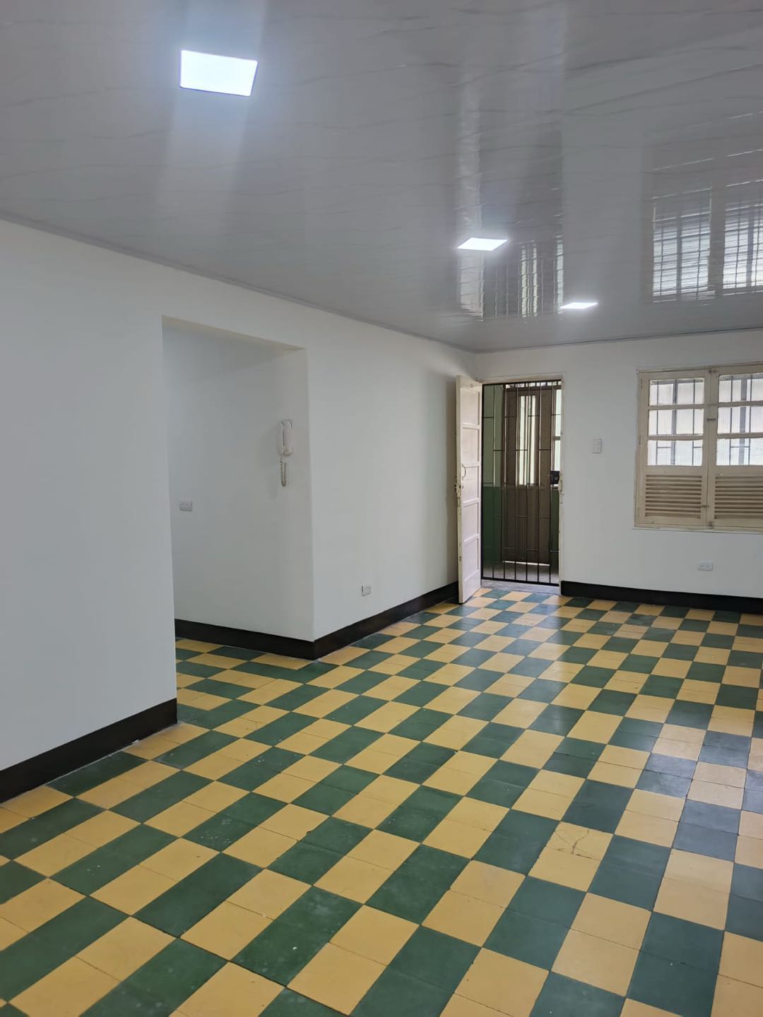 Apartamento en venta — VENDO APARTAMENTO AMPLIO EN EL CENTRO – 90 m²