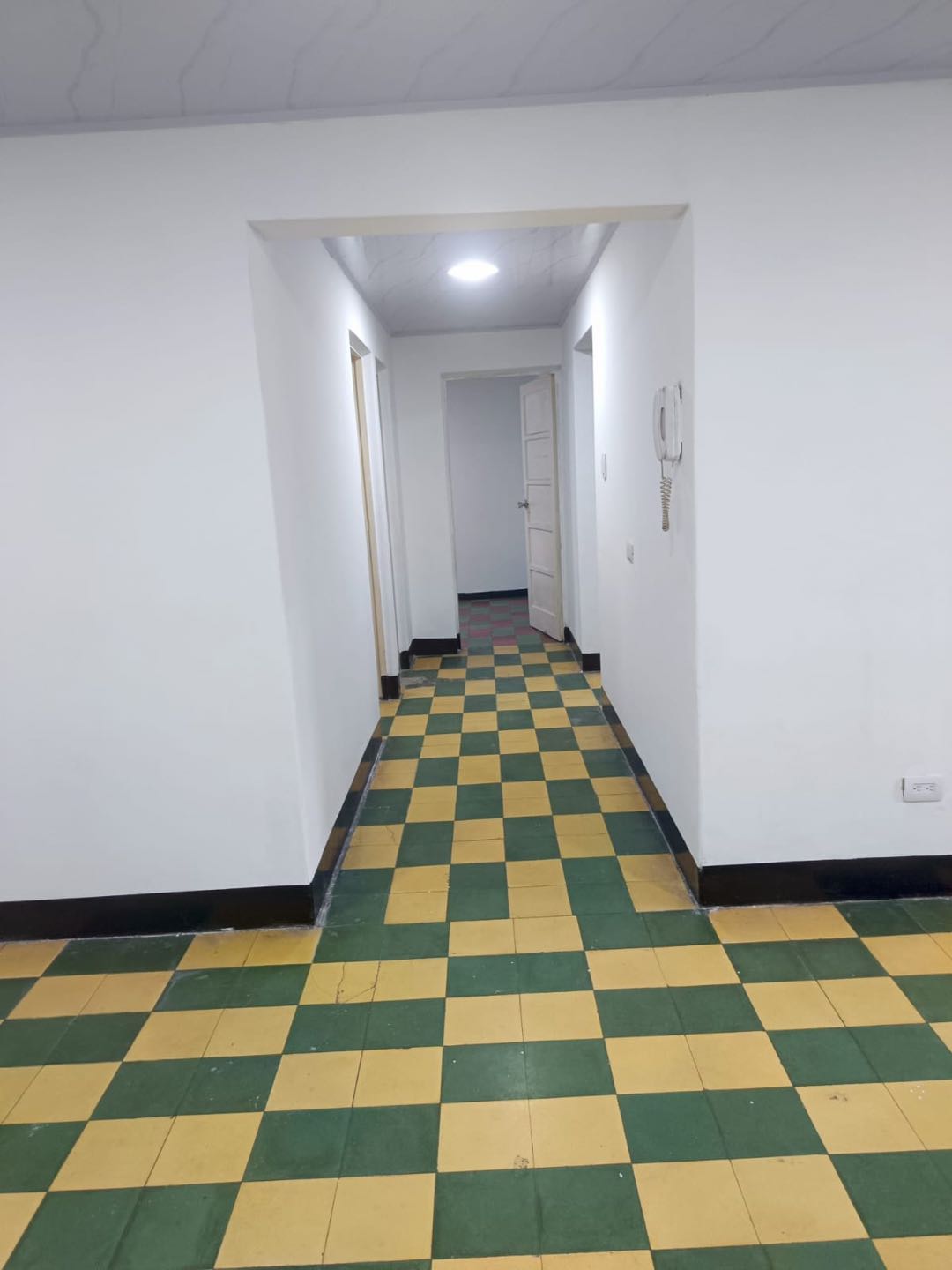 VENDO APARTAMENTO AMPLIO EN EL CENTRO – 90 m² — foto 3 de 18