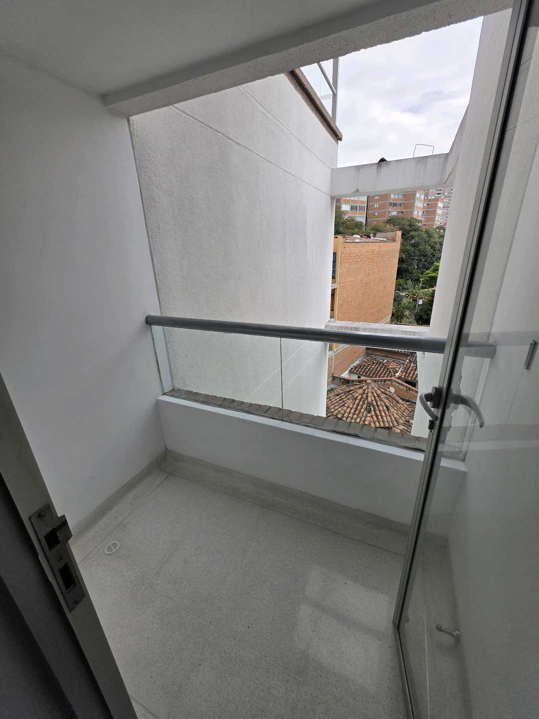 Vendo apartamento duplex calasanz