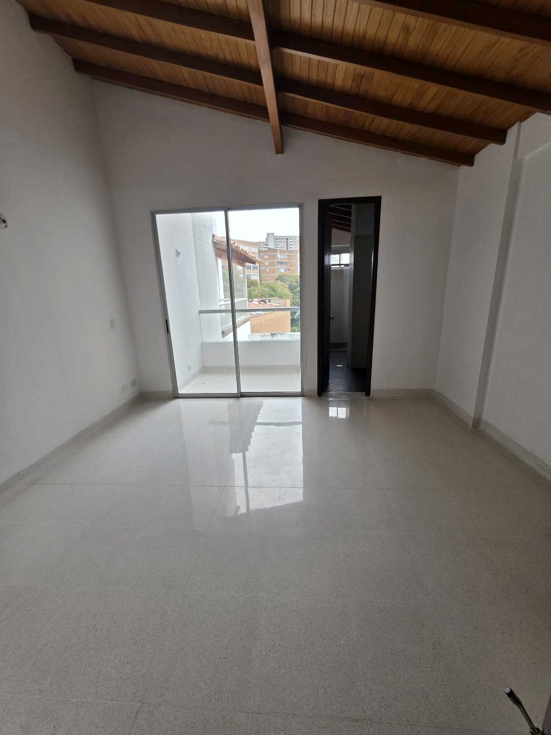 Vendo apartamento duplex calasanz