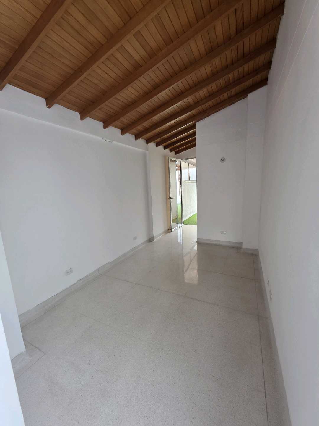 Vendo apartamento duplex calasanz