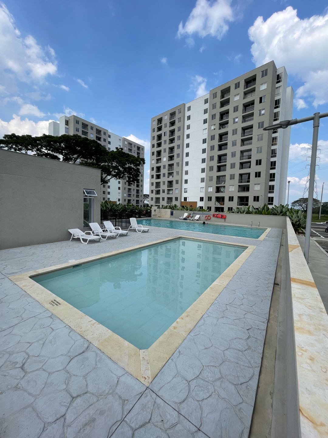 VENDO APARTAMENTO EN 60m2 piso 8 con parquedero en Kachipay