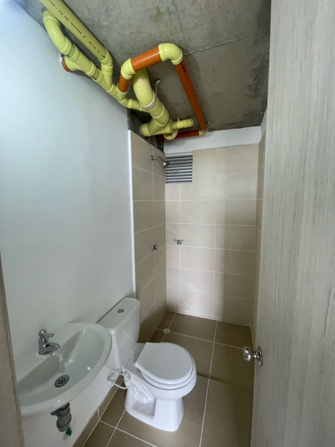 VENDO APARTAMENTO EN 60m2 piso 8 con parquedero en Kachipay