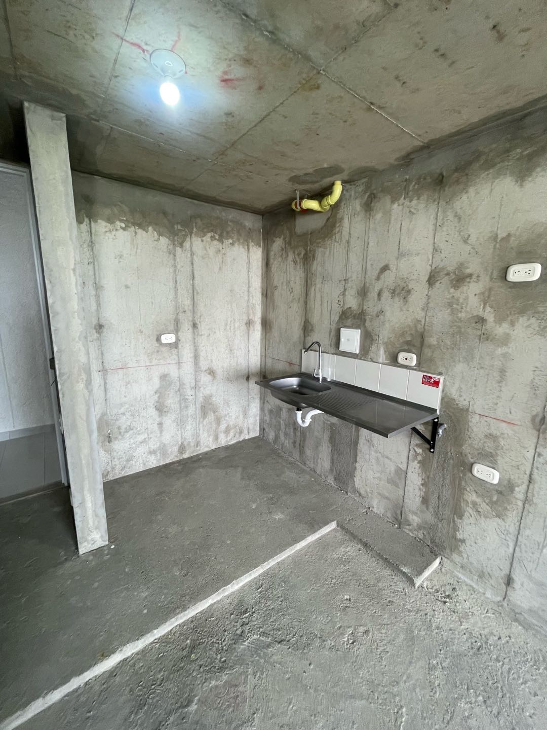 VENDO APARTAMENTO EN 60m2 piso 8 con parquedero en Kachipay