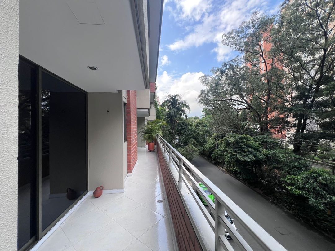 Vendo Apartamento en el poblado (La frontera)  Medellín