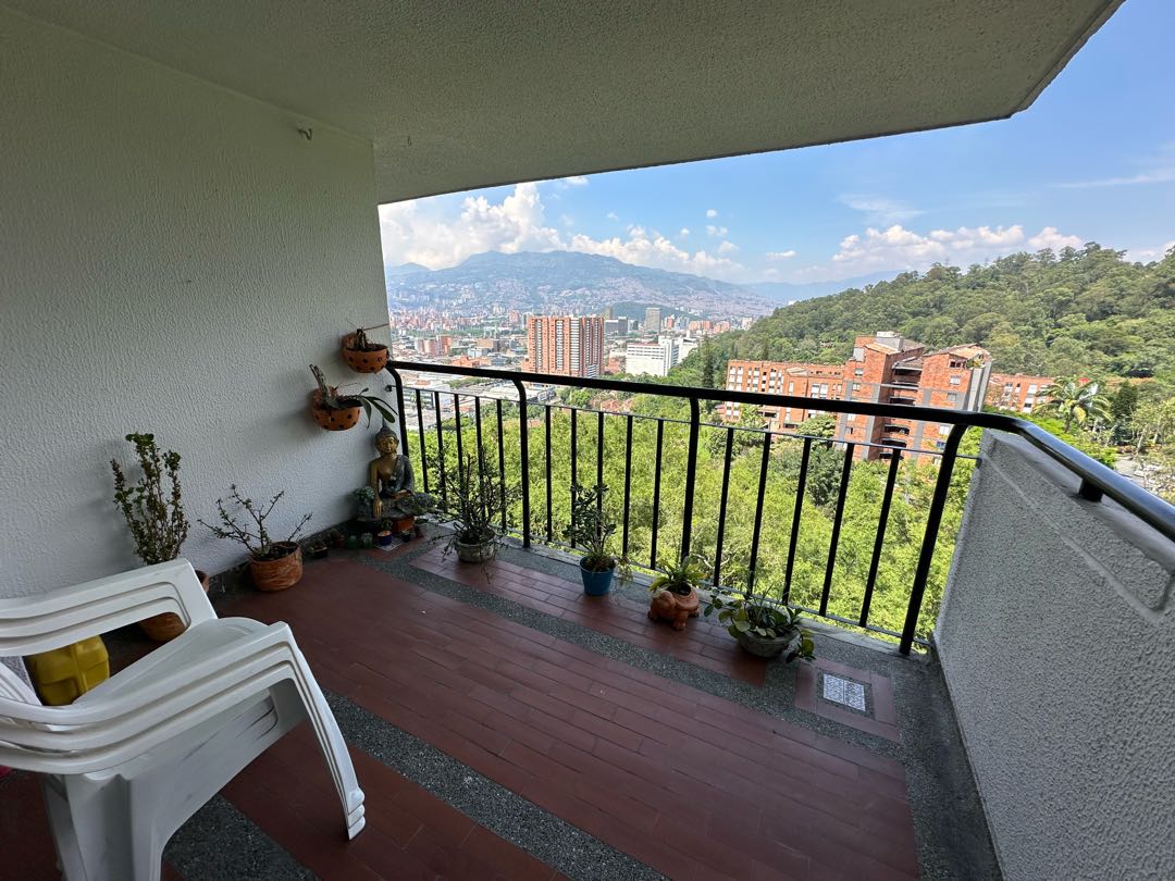 Vendo Apartamento En Las Palmas Con Excelente Vista — foto 4 de 19