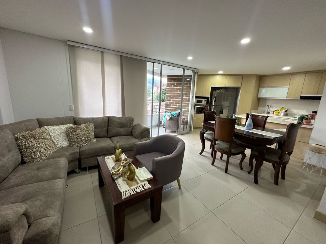 Vendo Apartamento En Laureles Con Hermosa Vista — foto 2 de 19