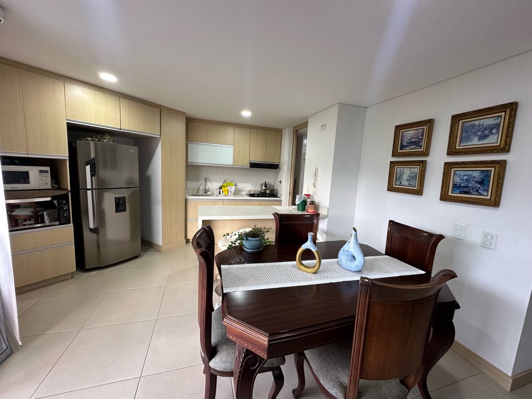 Vendo Apartamento En Laureles Con Hermosa Vista — foto 3 de 19