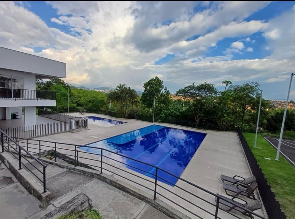 VENDO APARTAMENTO EN TORRES DE SAN MATEO PEREIRA