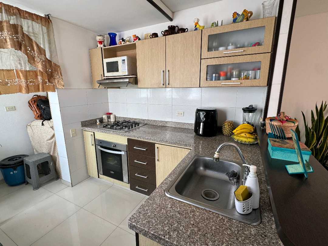 VENDO APTO VALLE DEL LILI PISO 5TO C/A