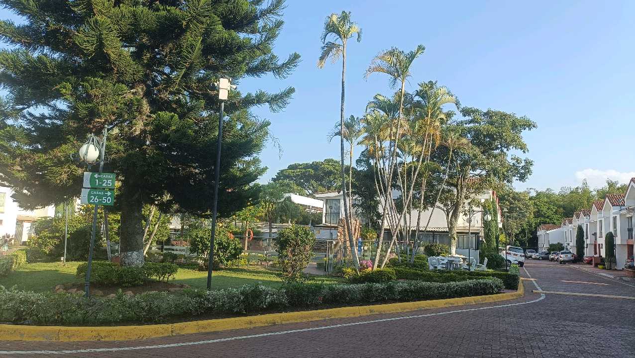 VENDO CASA EN CONDOMINIO 2 PISOS  CIUDAD JARDIN CALI W9718275 ISA-P
