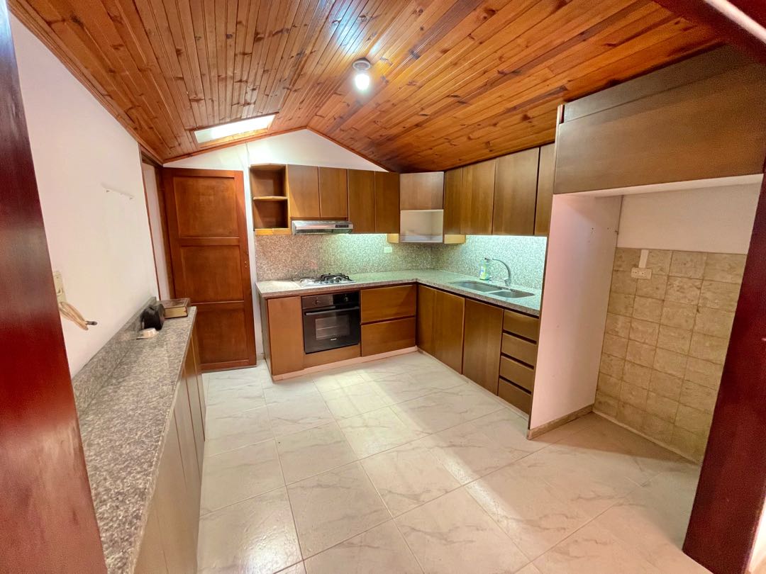 VENDO CASA BARRIO OLIMPICO DE 1 NIVEL 157m2