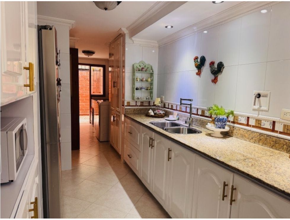 Vendo casa el poblado loma  parra unidad cerrada. Medellin. ✅