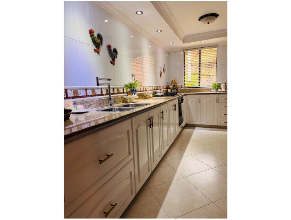 Vendo casa el poblado loma  parra unidad cerrada. Medellin. ✅