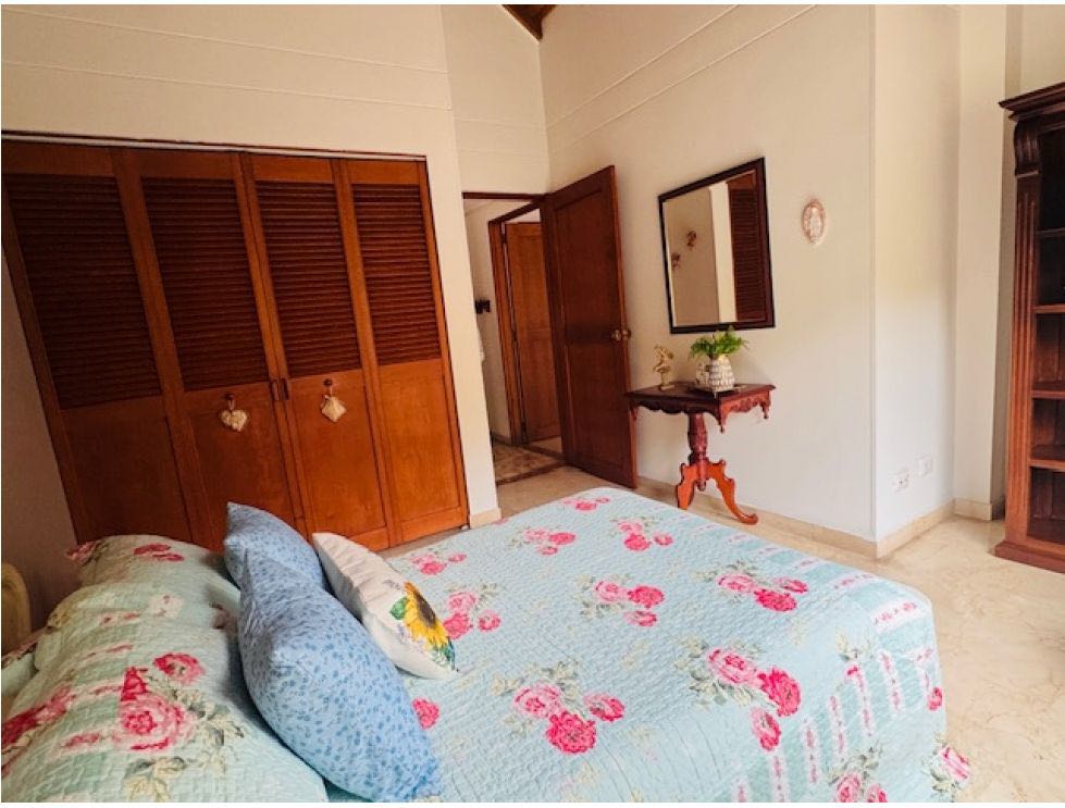 Vendo casa el poblado loma  parra unidad cerrada. Medellin. ✅