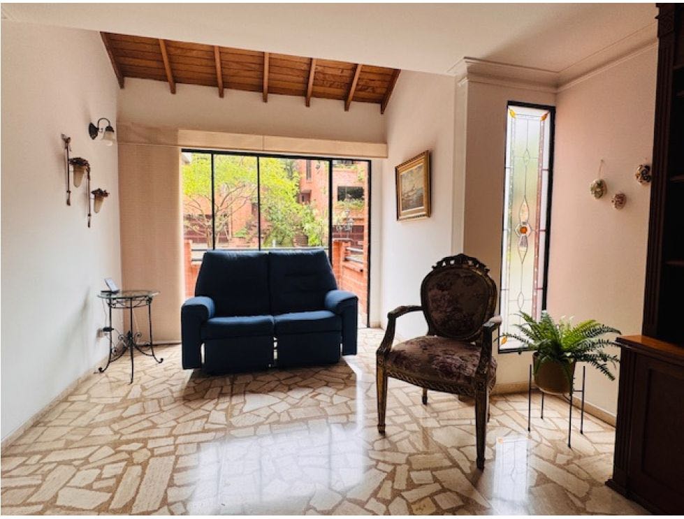 Vendo casa el poblado loma  parra unidad cerrada. Medellin. ✅