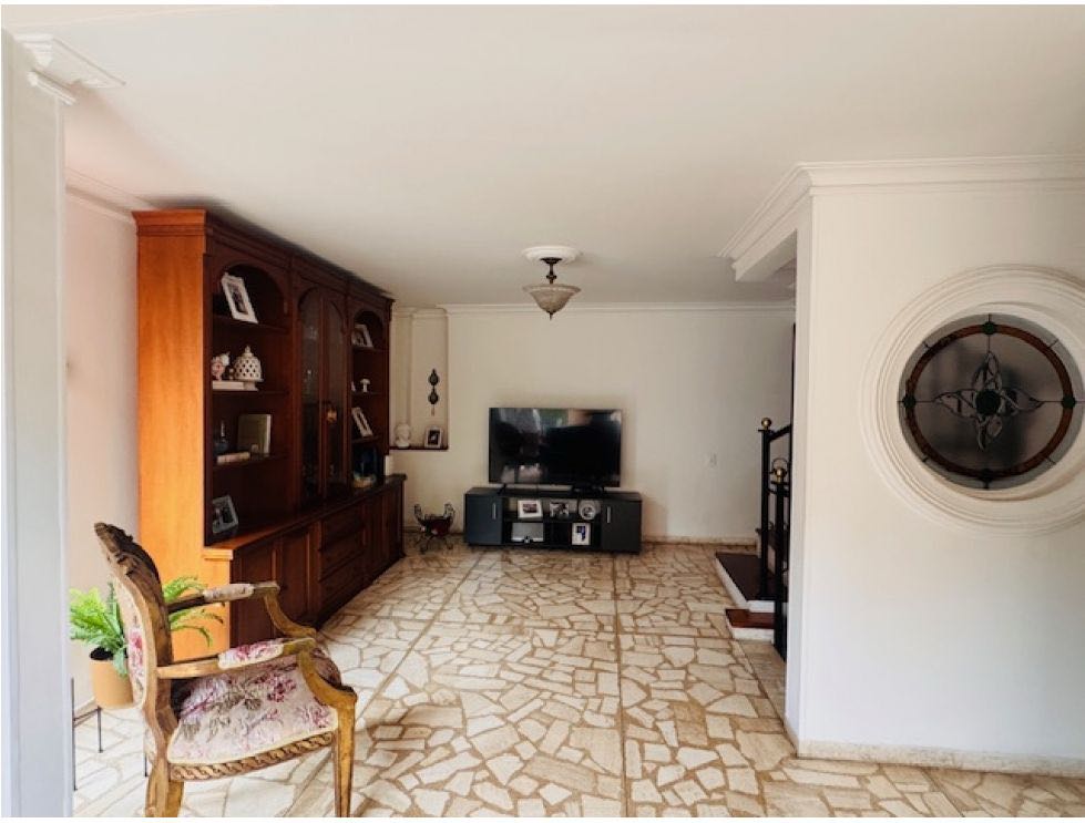 Vendo casa el poblado loma  parra unidad cerrada. Medellin. ✅