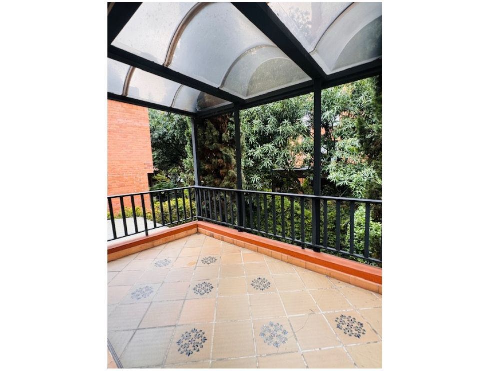 Vendo casa el poblado loma  parra unidad cerrada. Medellin. ✅