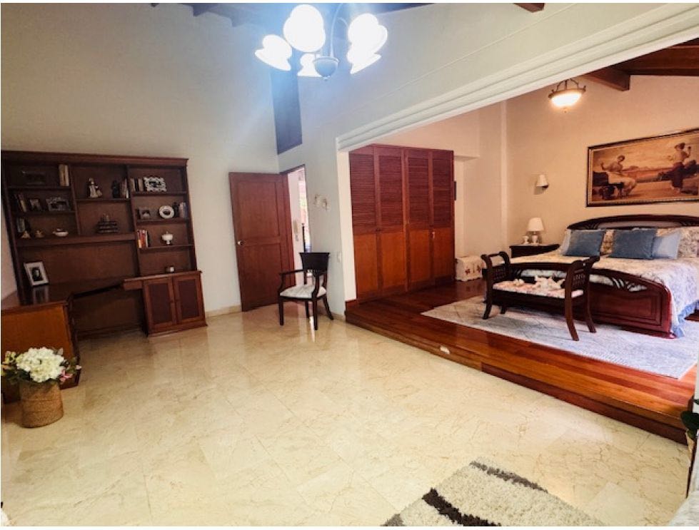 Vendo casa el poblado loma  parra unidad cerrada. Medellin. ✅