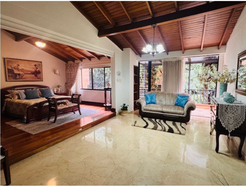 Vendo casa el poblado loma  parra unidad cerrada. Medellin. ✅