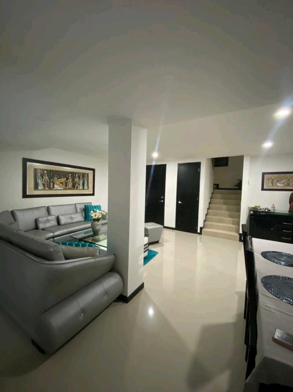 VENDO CASA EN CONDOMINIO FARALLONES DE PANCE  W9686137 ISA-L